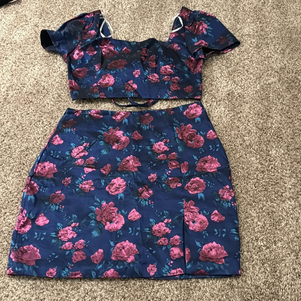 Lulus jacquard two piece set lace up back size small